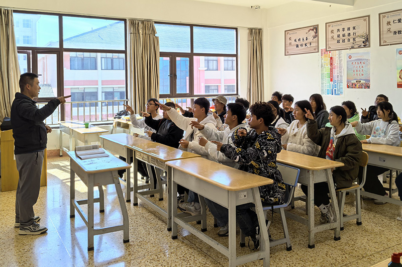 徐润刚在上课。ac米兰官网中文网站供图