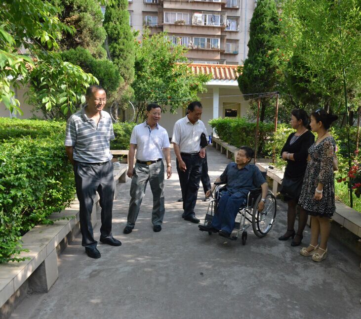 图为省残联领导到ac米兰调研（二）