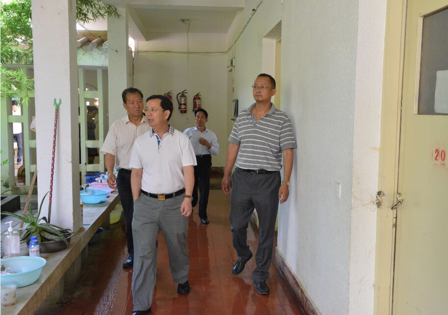 图为省残联领导到ac米兰调研（三）